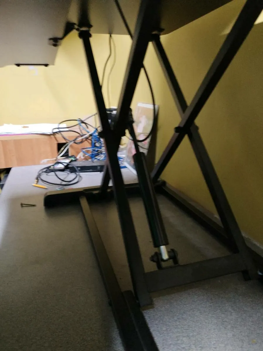 Desk - Image 4