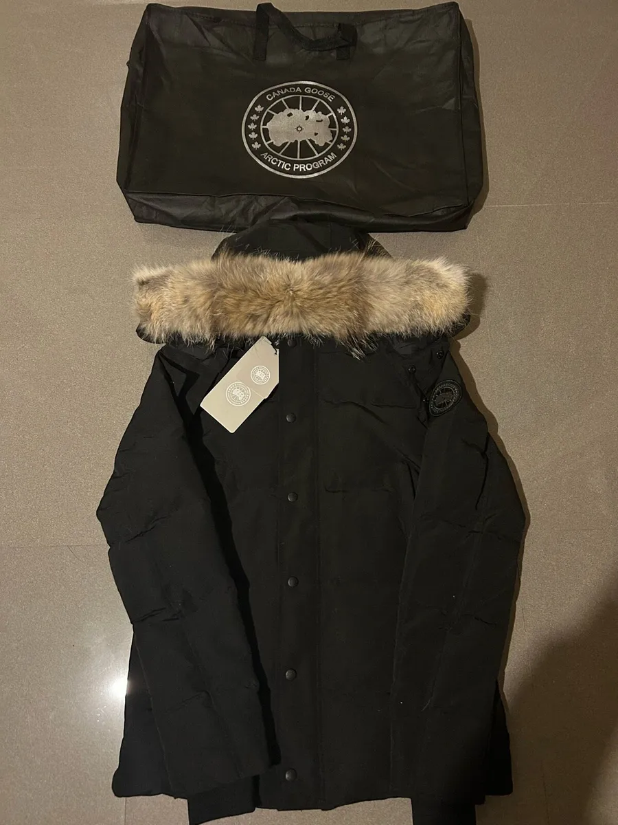 Canada goose jacket - Image 1