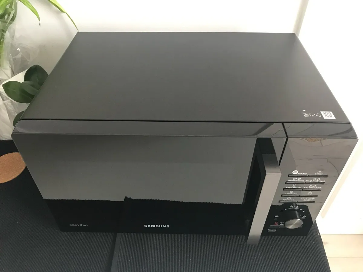 SAMSUNG Slim Fry Convection Microwave Oven 28L - Image 2