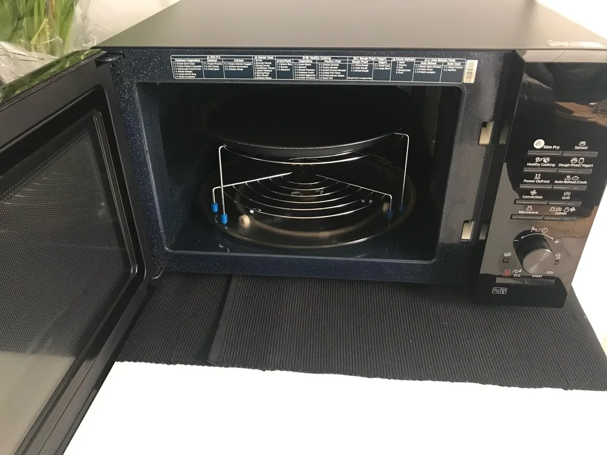 SAMSUNG Slim Fry Convection Microwave Oven 28L - Image 3