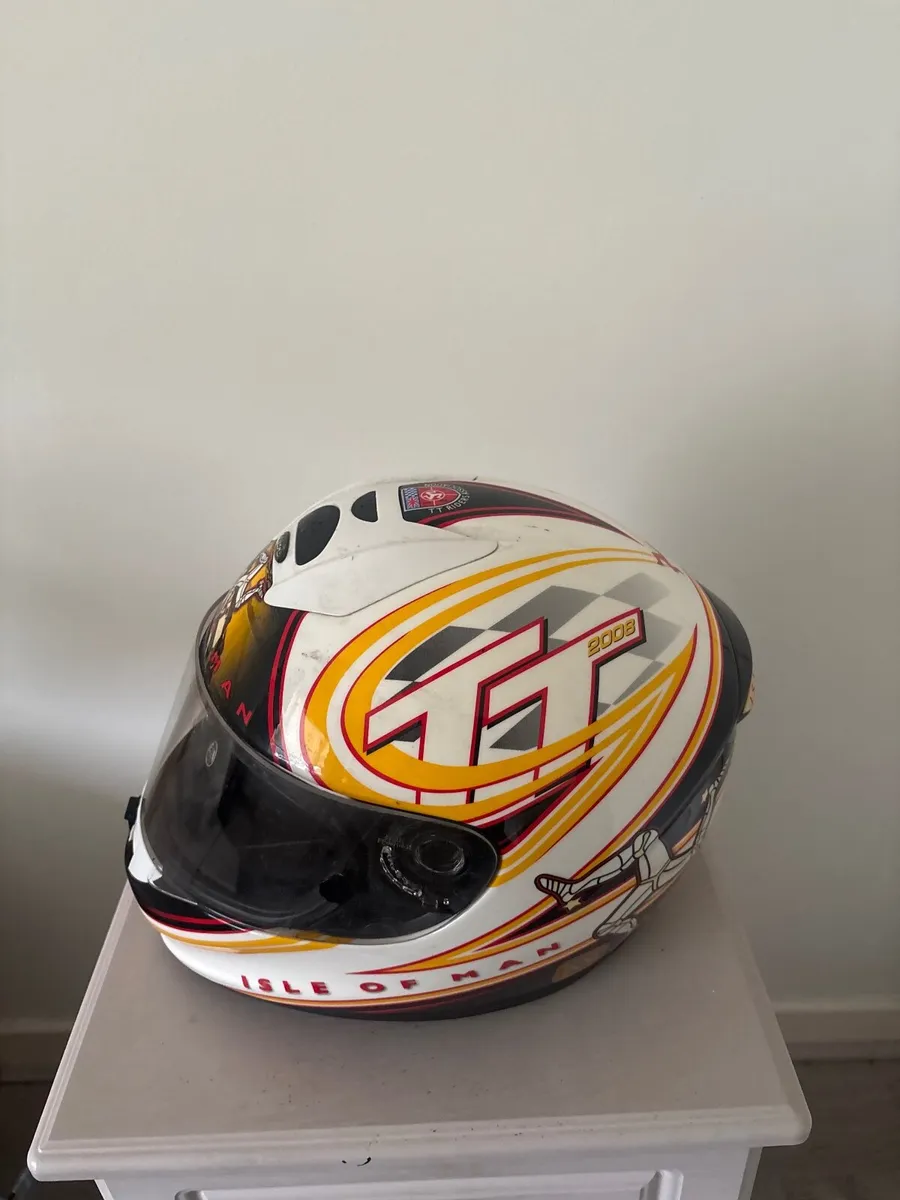Motorbike helmet - Image 1