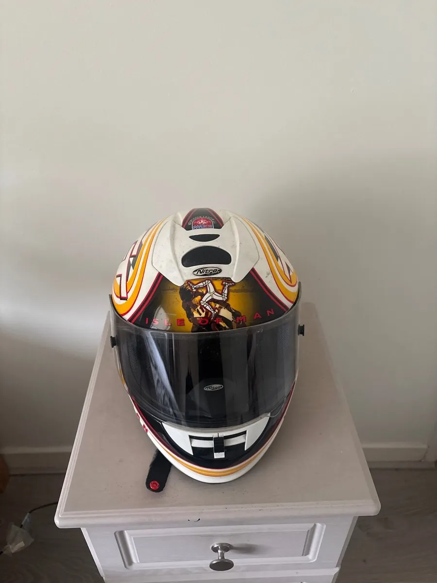 Motorbike helmet - Image 2