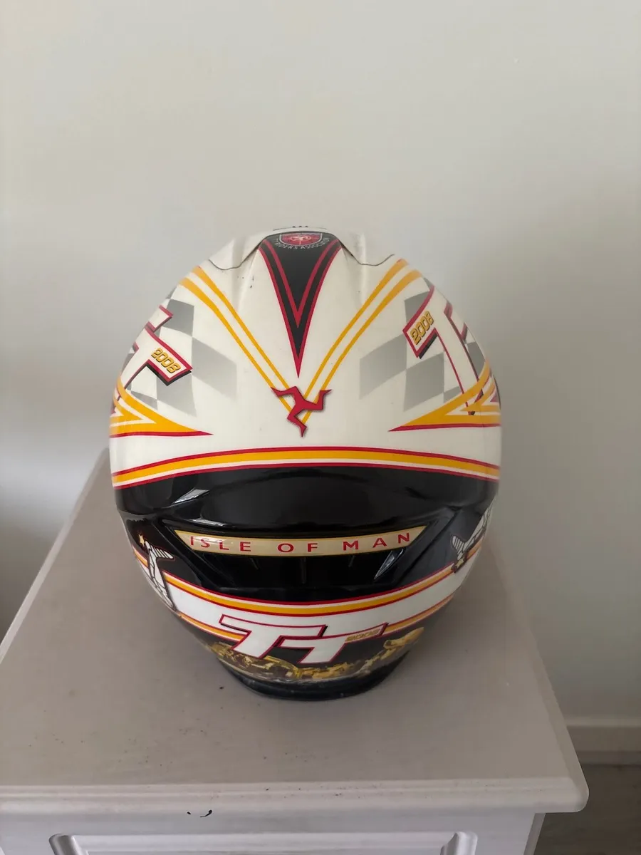 Motorbike helmet - Image 3