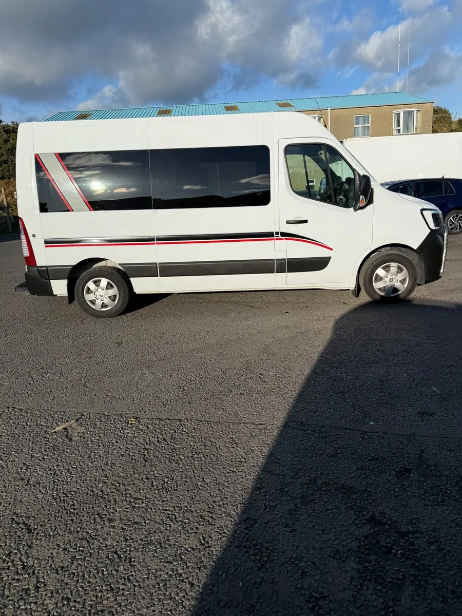 Renault Master 2021 Busness+ 135 6 Seater Crew Van - Image 4