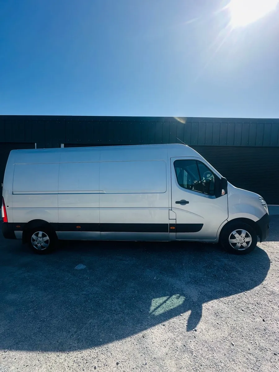 Nissan NV 400 No VAT - Image 4