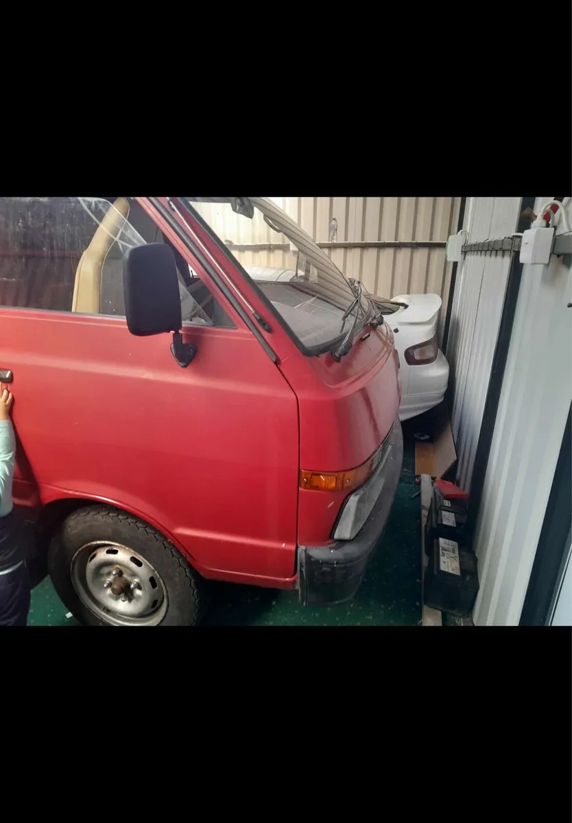 1992 nissan vanette - Image 2