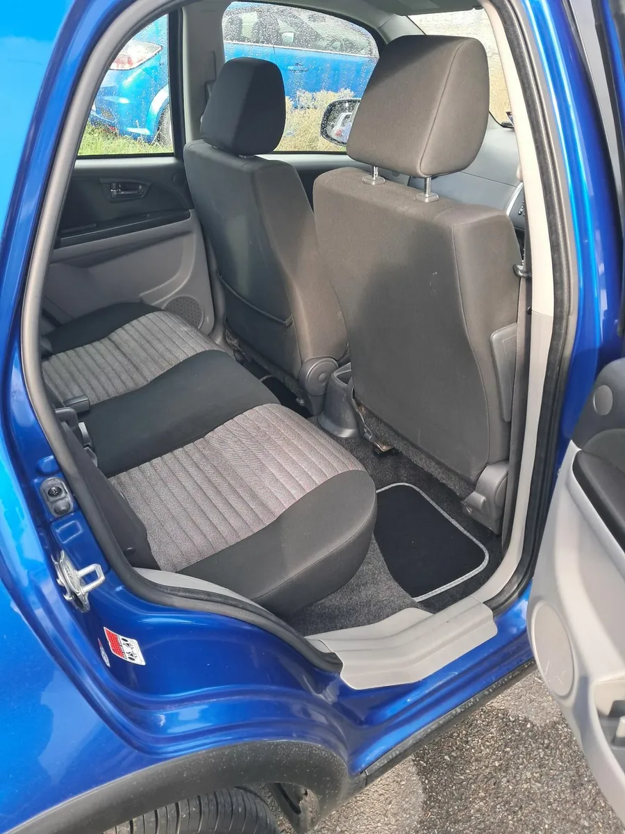 Suzuki SX4 2011 - Image 4