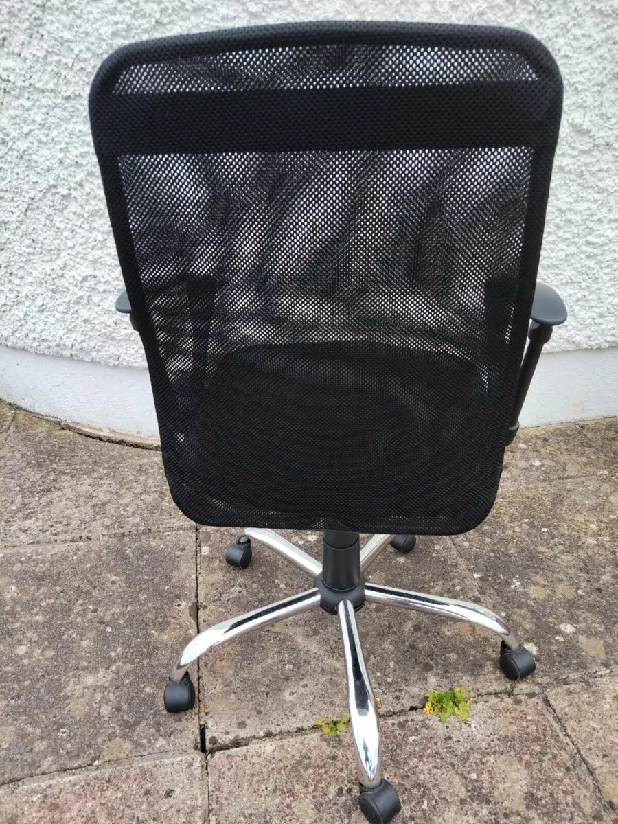 ODD lot FURNITURE - Image 4