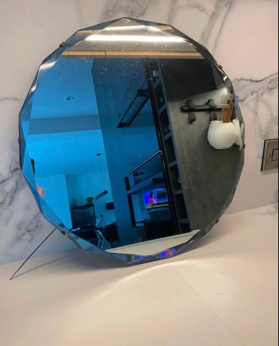 Bevelled mirror - Image 1