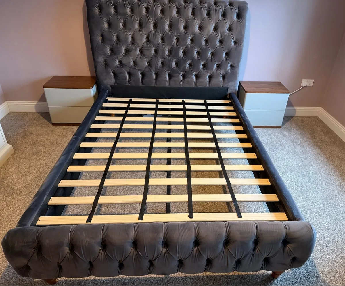 Beautiful double grey velvet bed - Image 1