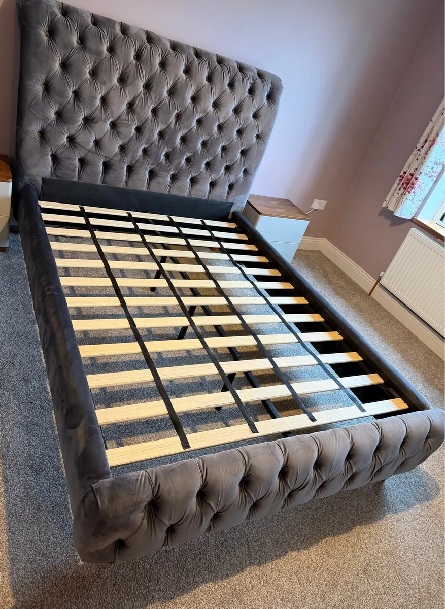 Beautiful double grey velvet bed - Image 3