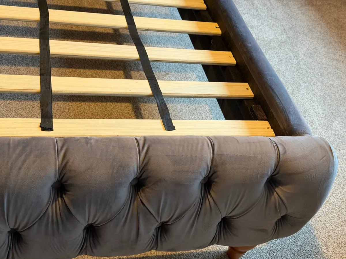 Beautiful double grey velvet bed - Image 4
