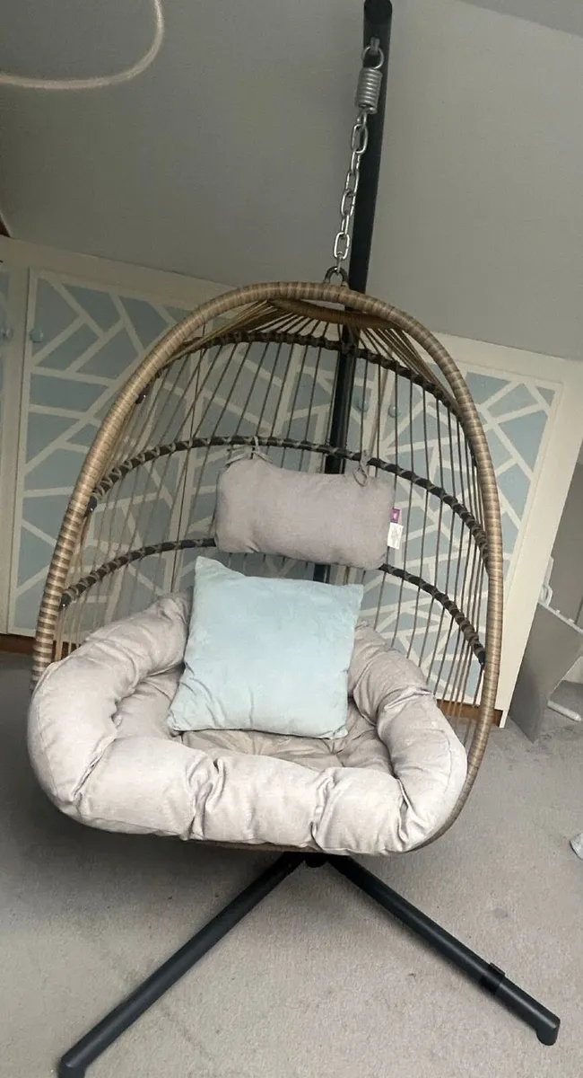 Hanging egg chair - Image 3