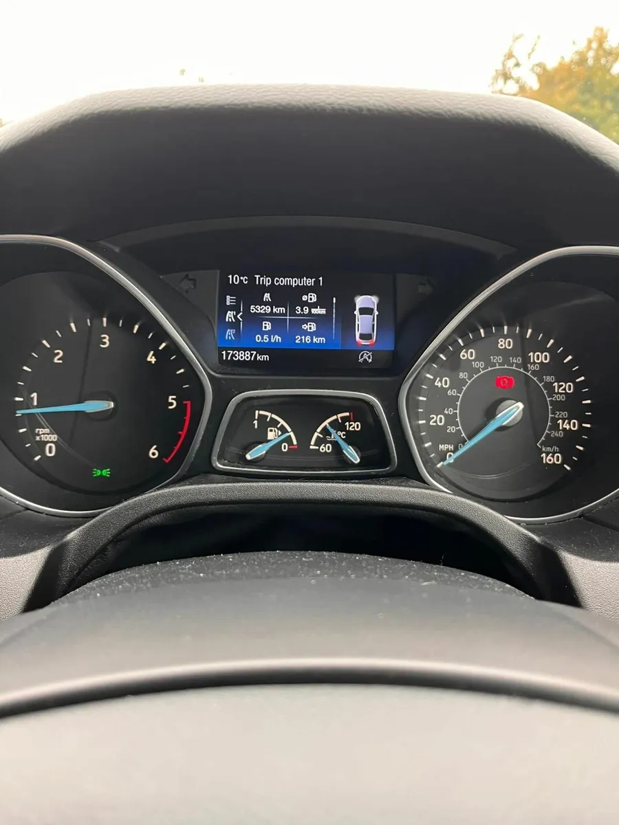 Ford Focus 2015 - Image 2