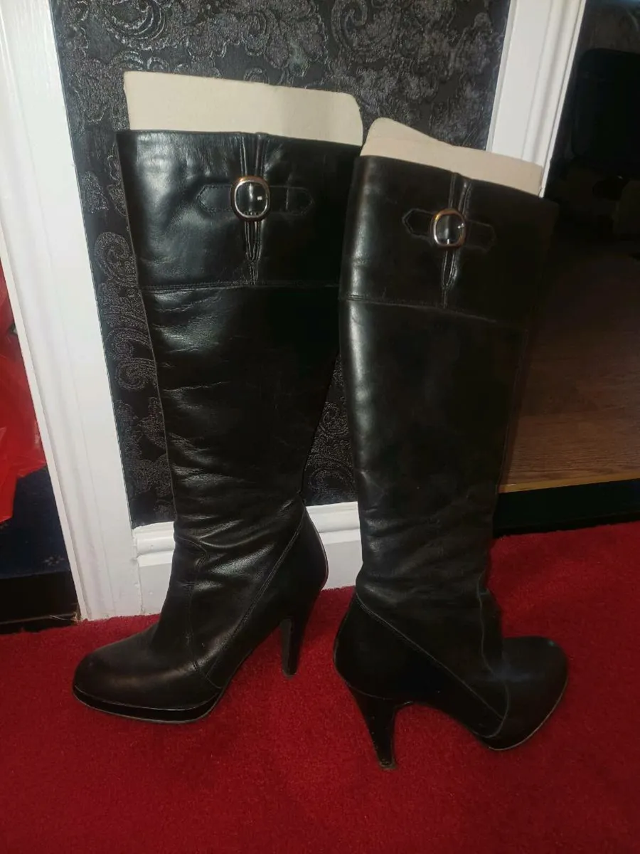 Black knee high boots - Image 1