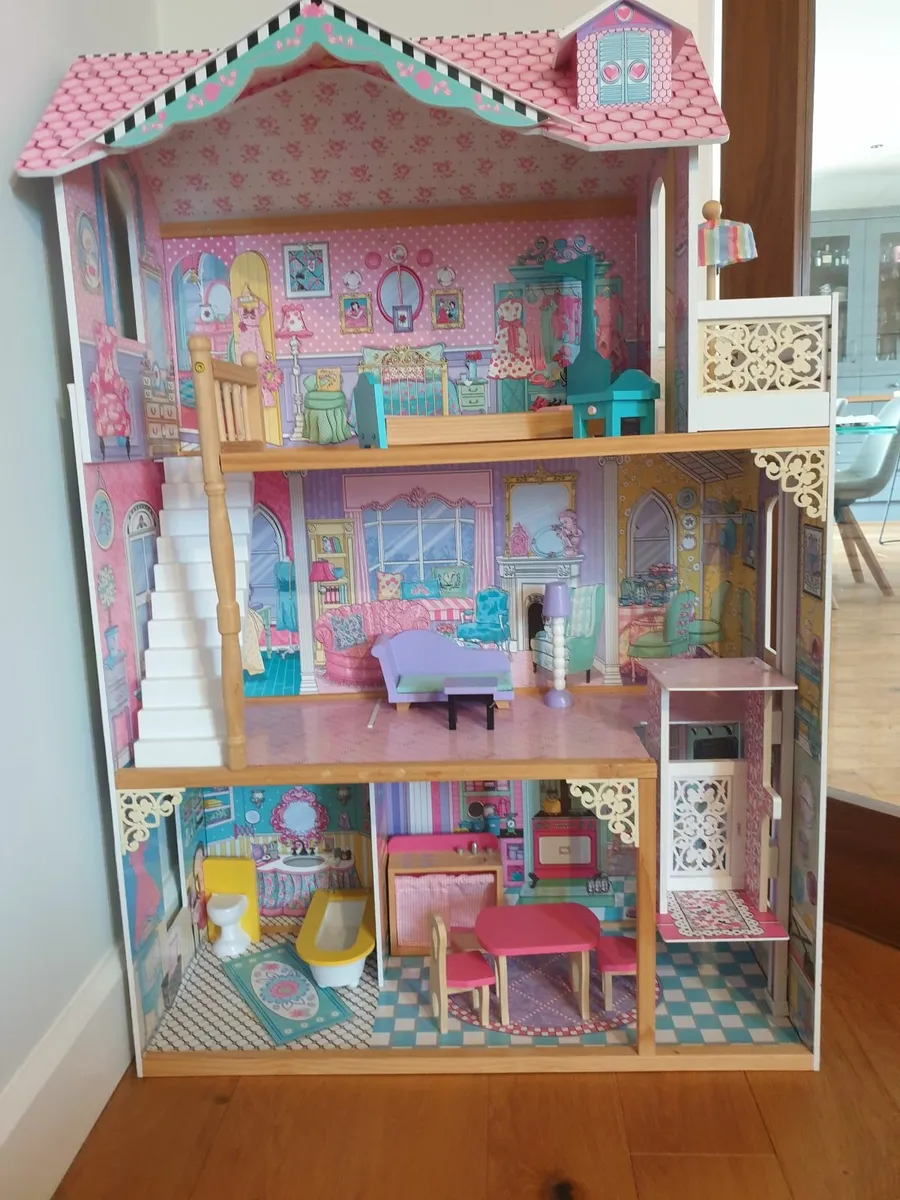 Wooden Dolls House - Image 1