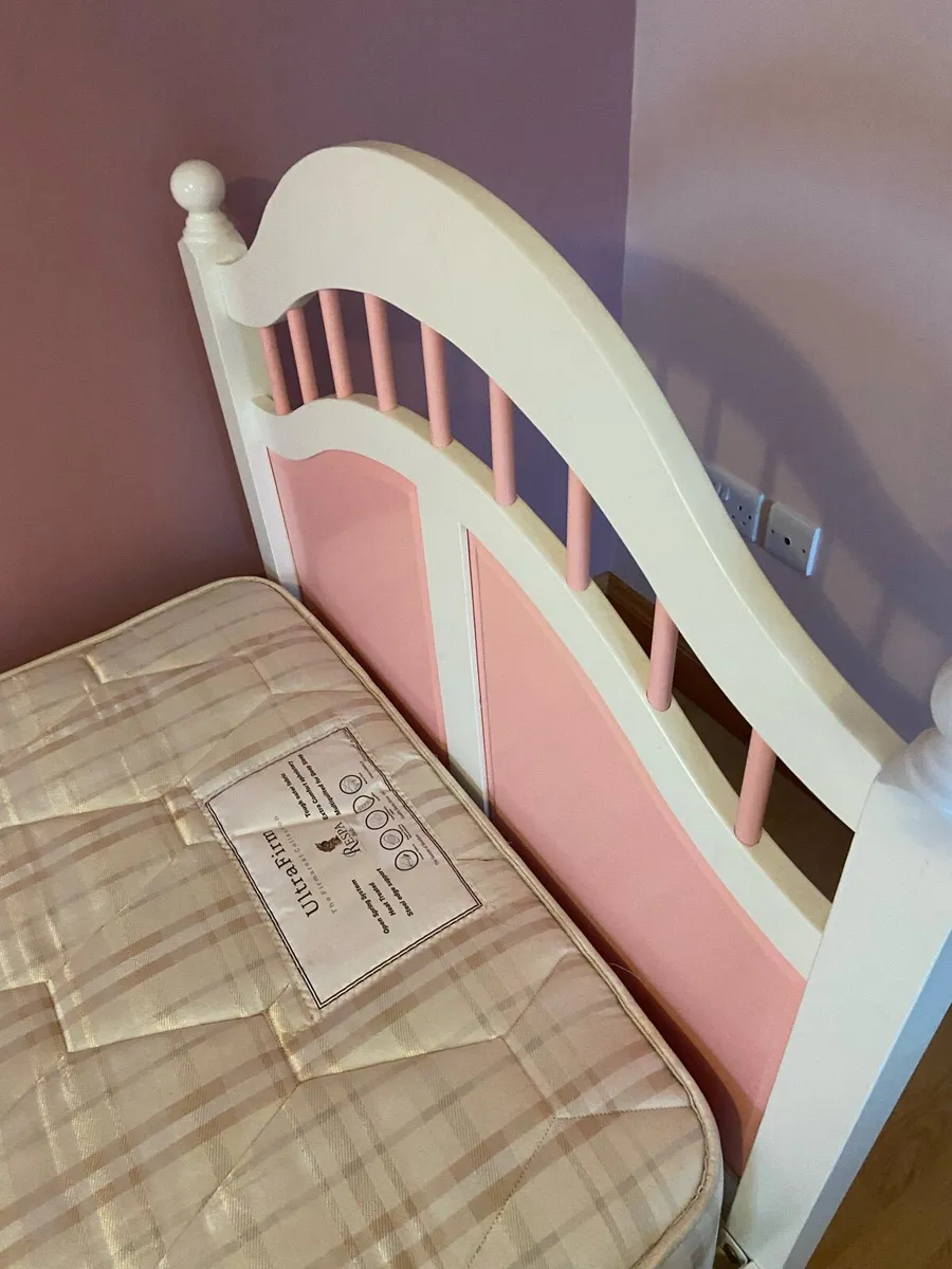 2 x single Beds - Image 1