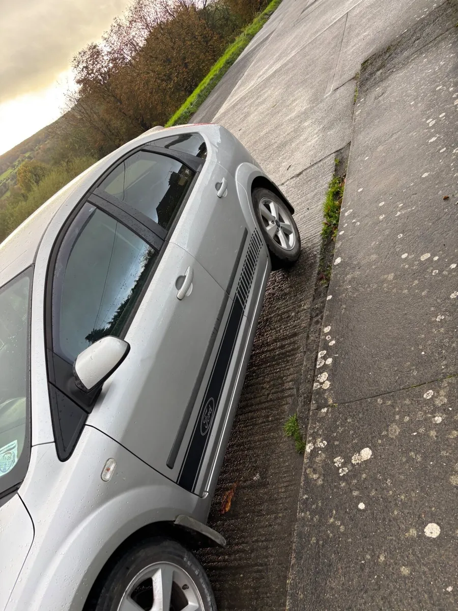 Ford Focus 2006 - Image 2