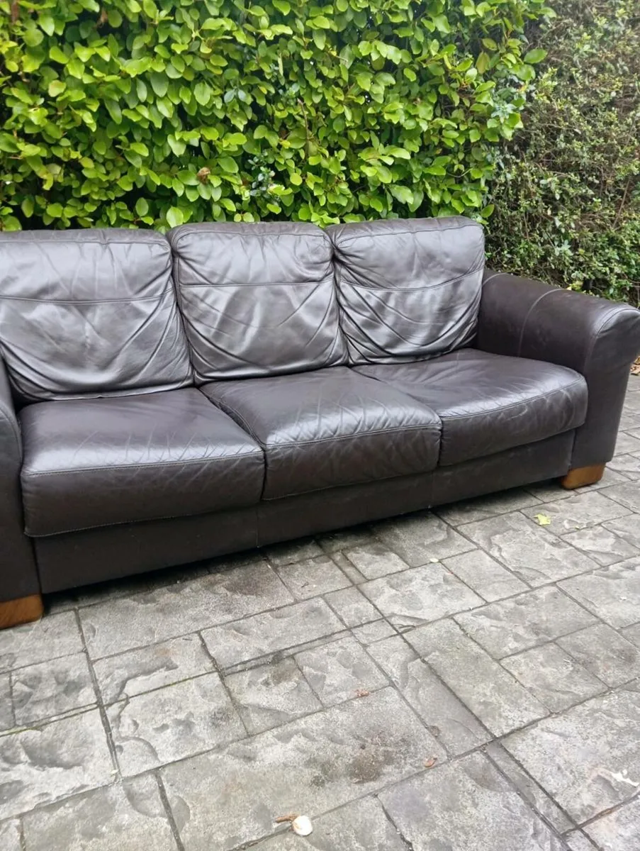 3 seater leather sofa - Image 1