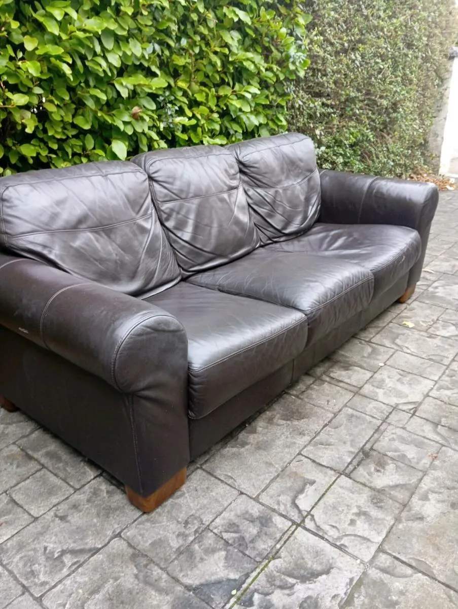 3 seater leather sofa - Image 3
