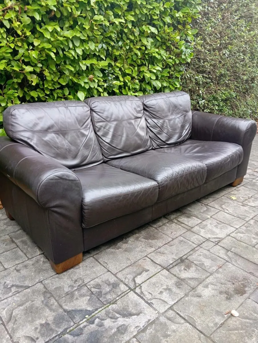 3 seater leather sofa - Image 4