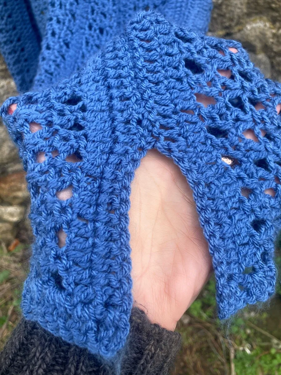 Handmade Blue cardigan/gillet - Image 3