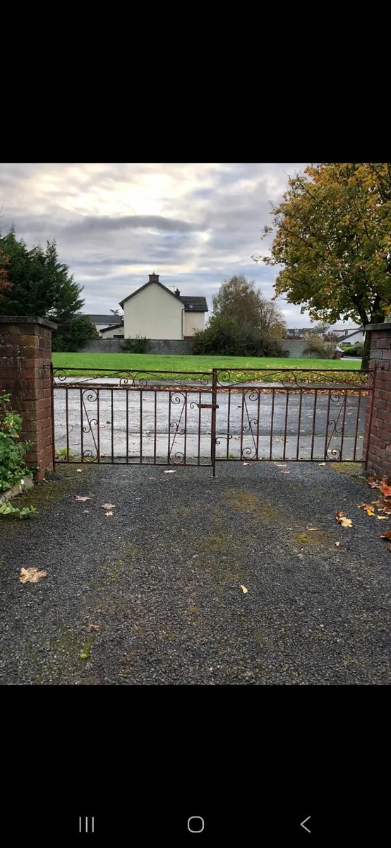 Gates - Image 1