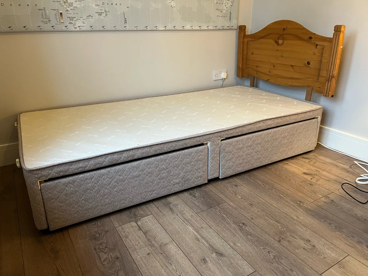 Single bed and headboard - Image 1