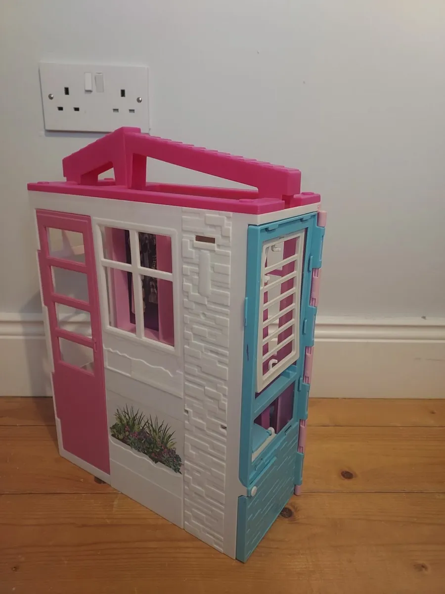 Free Barbie Foldable  Doll House - with Barbie - Image 3