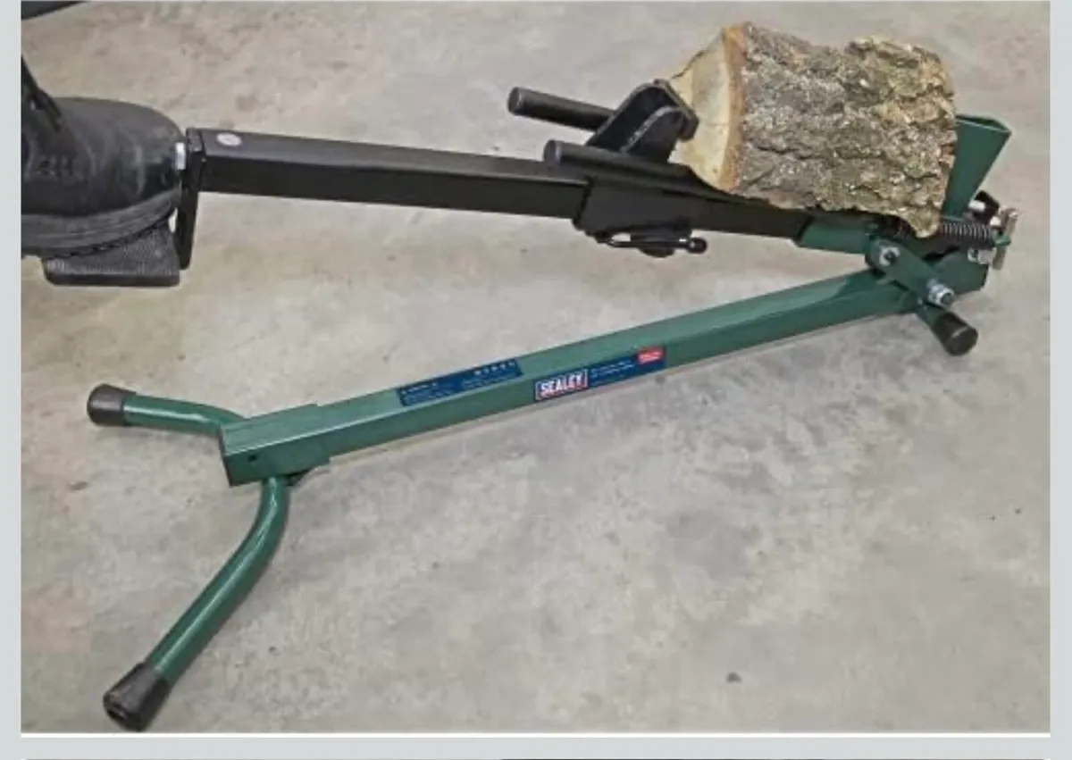 Log Splitter - Image 2