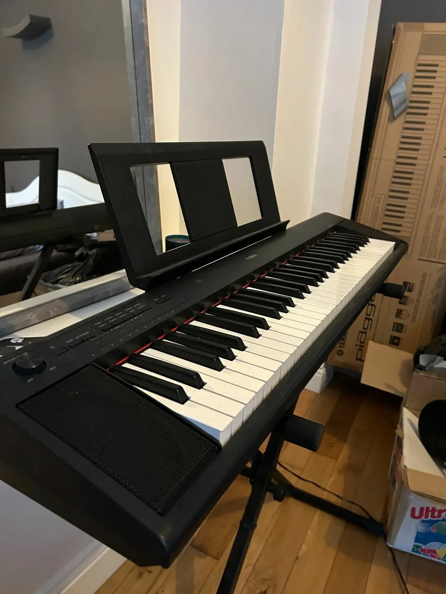 Yamaha Piaggero NP-12 Keyboard/Piano - Image 2