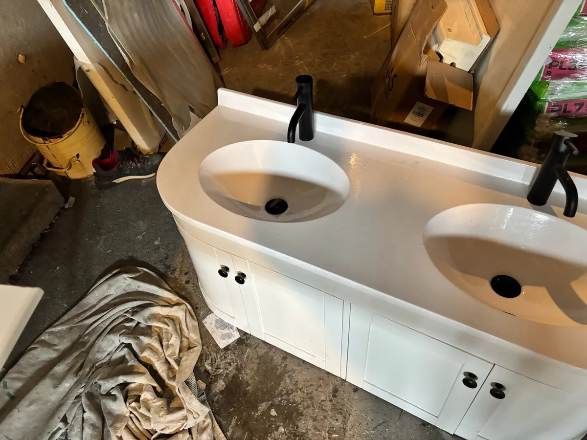 Bathroom vanity - Image 2