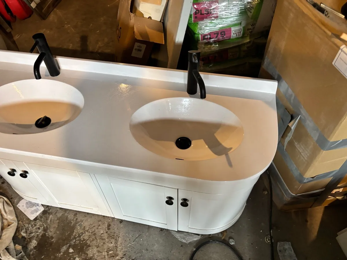 Bathroom vanity - Image 3