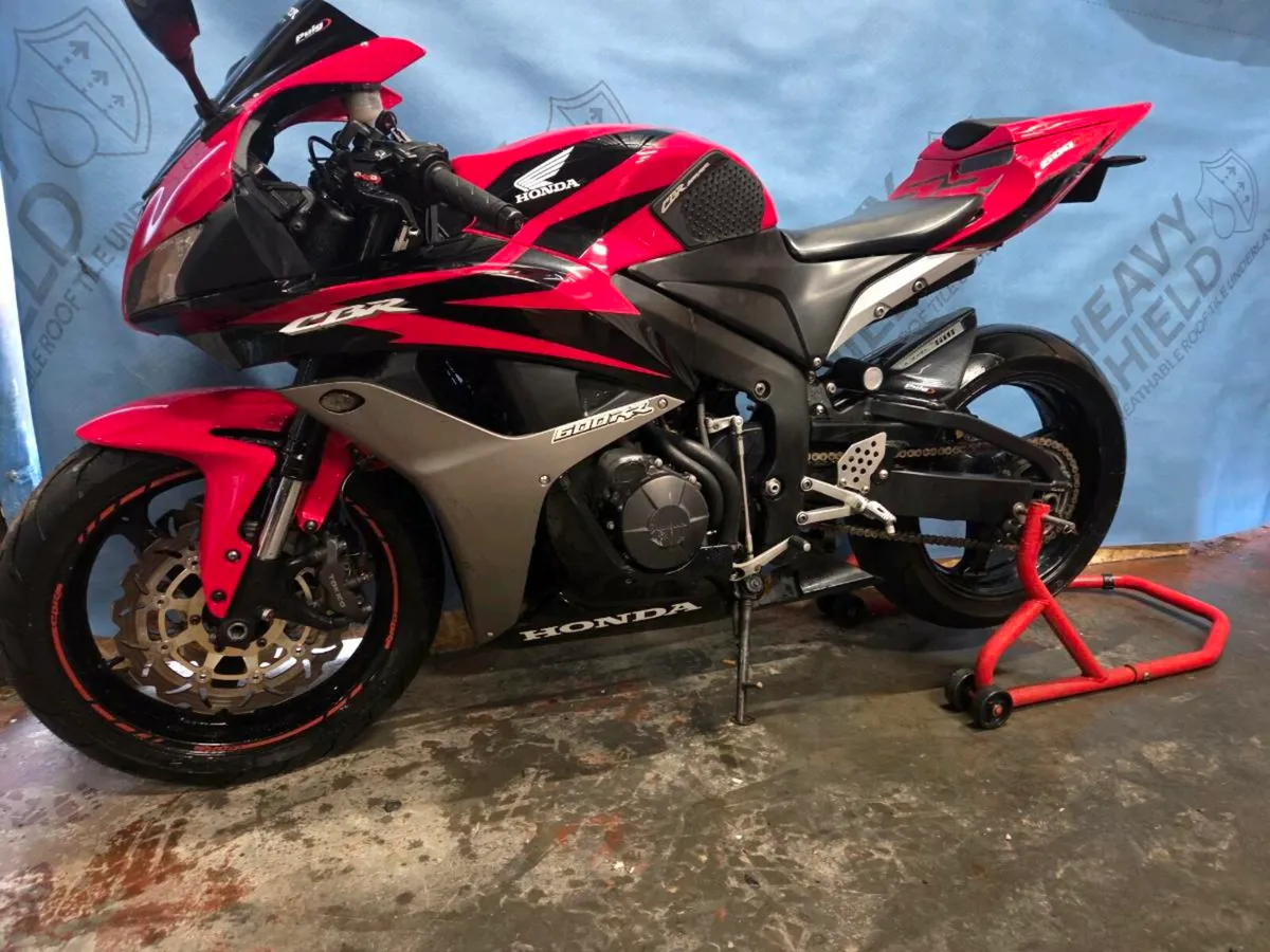 2007 cbr 600rr - Image 1