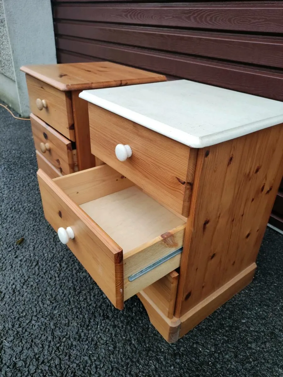 2 x Bedside Lockers - Image 3