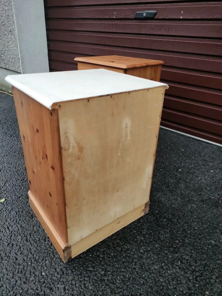 2 x Bedside Lockers - Image 4
