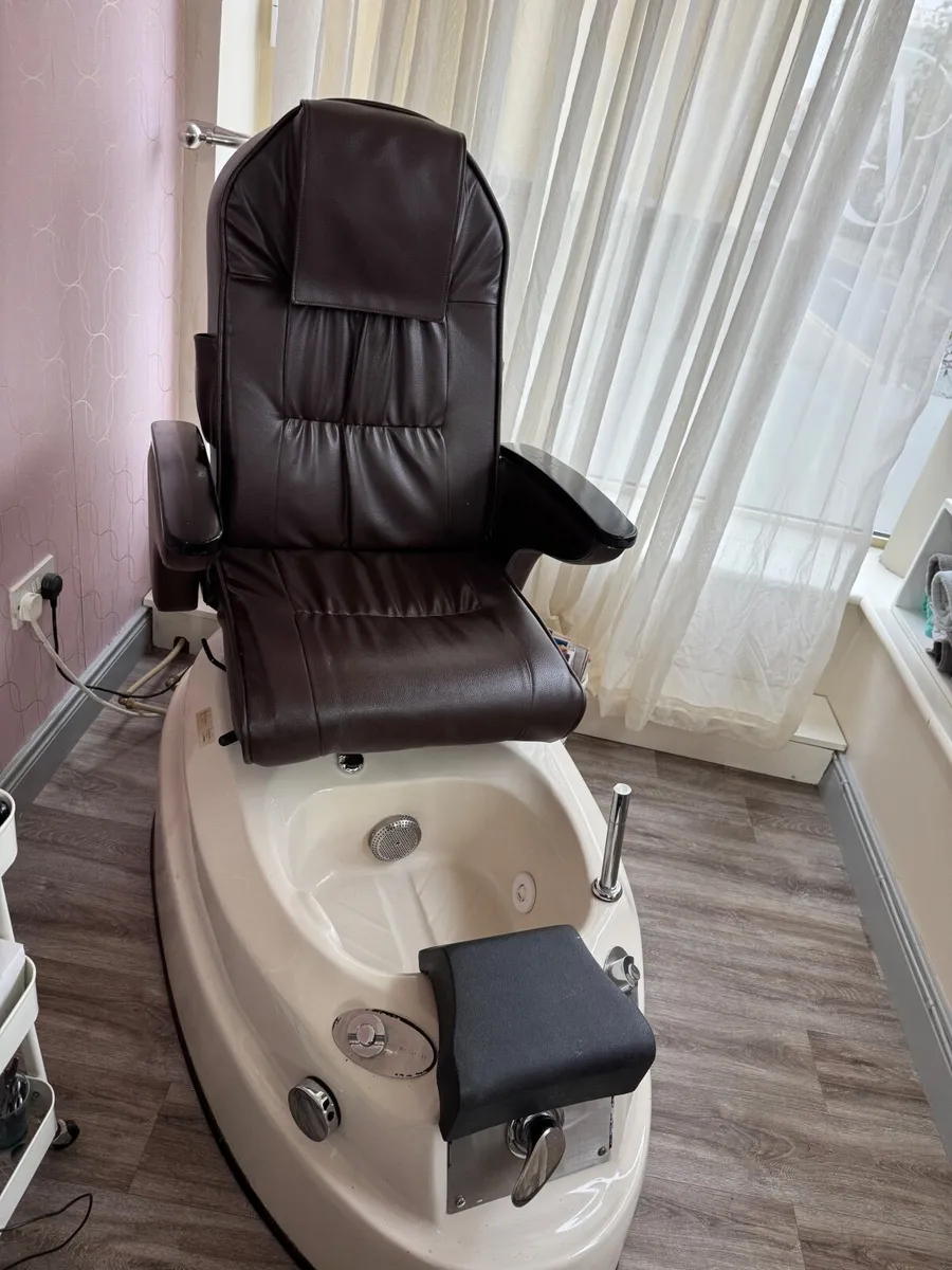 Pedicure chair - Image 1