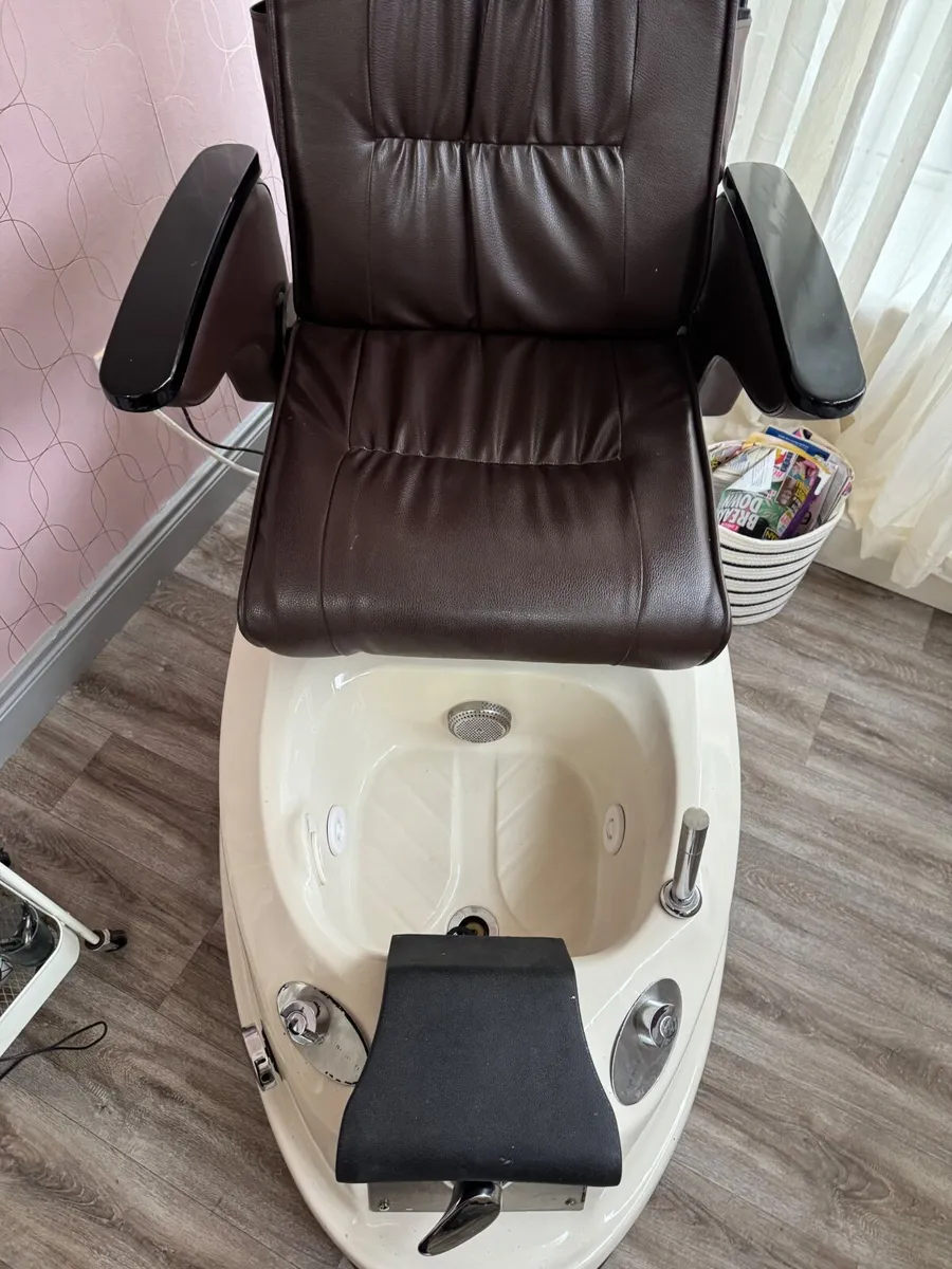 Pedicure chair - Image 2