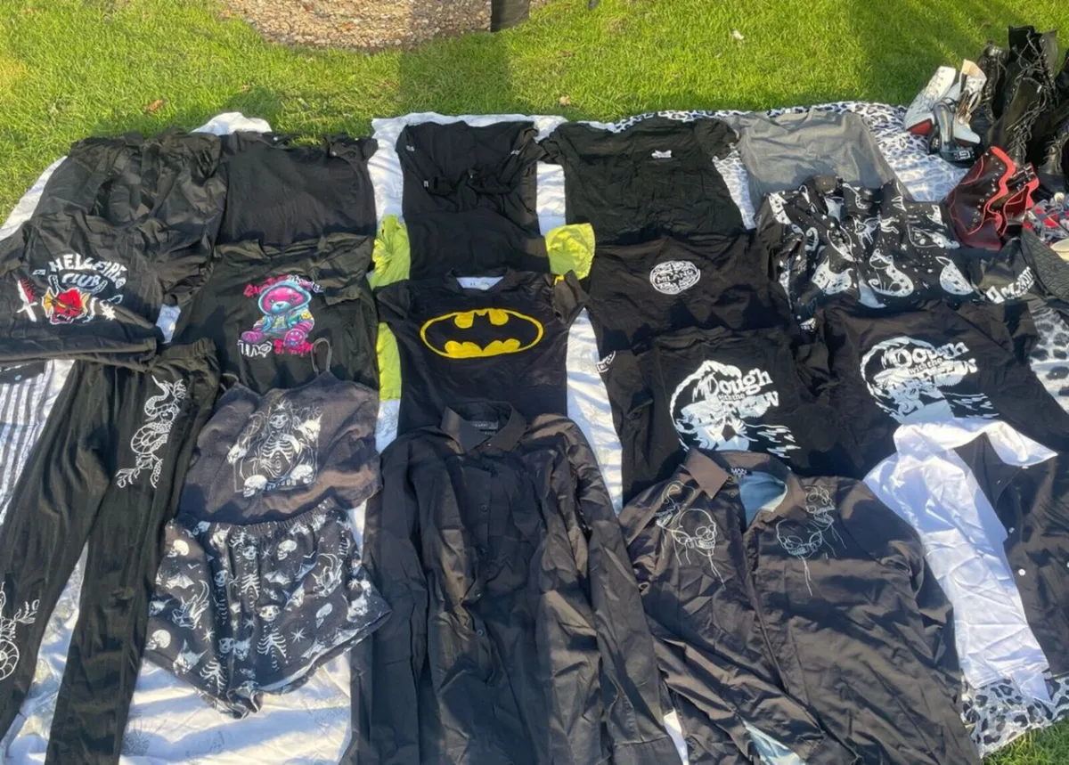 Lots of clothes - Image 3