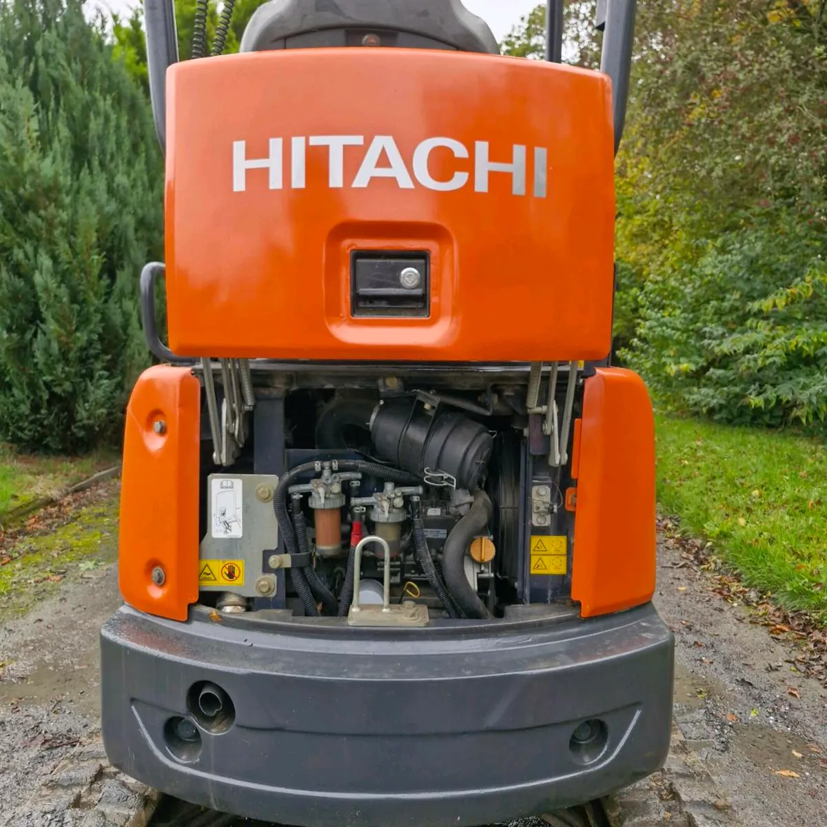 1.9 ton Hitachi & Takeuchi mini diggers No Vat - Image 4