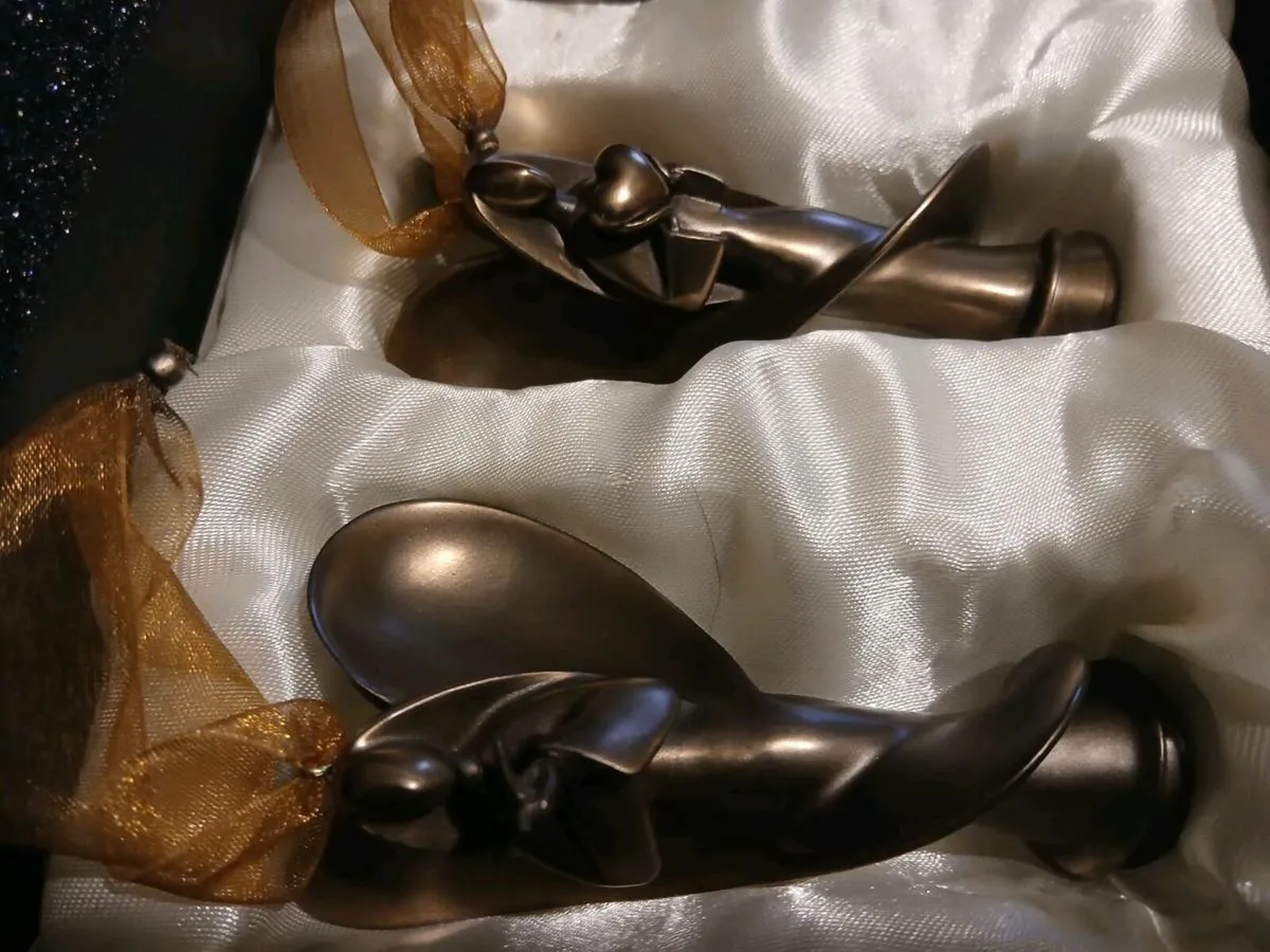 Genesis Bronzed Angel Christmas Tree Decorations - Image 3