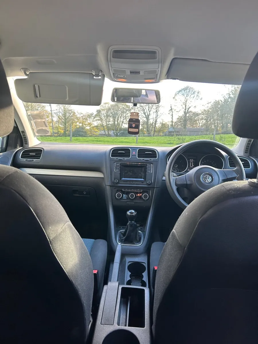 Volkswagen Golf 2011 - Image 4