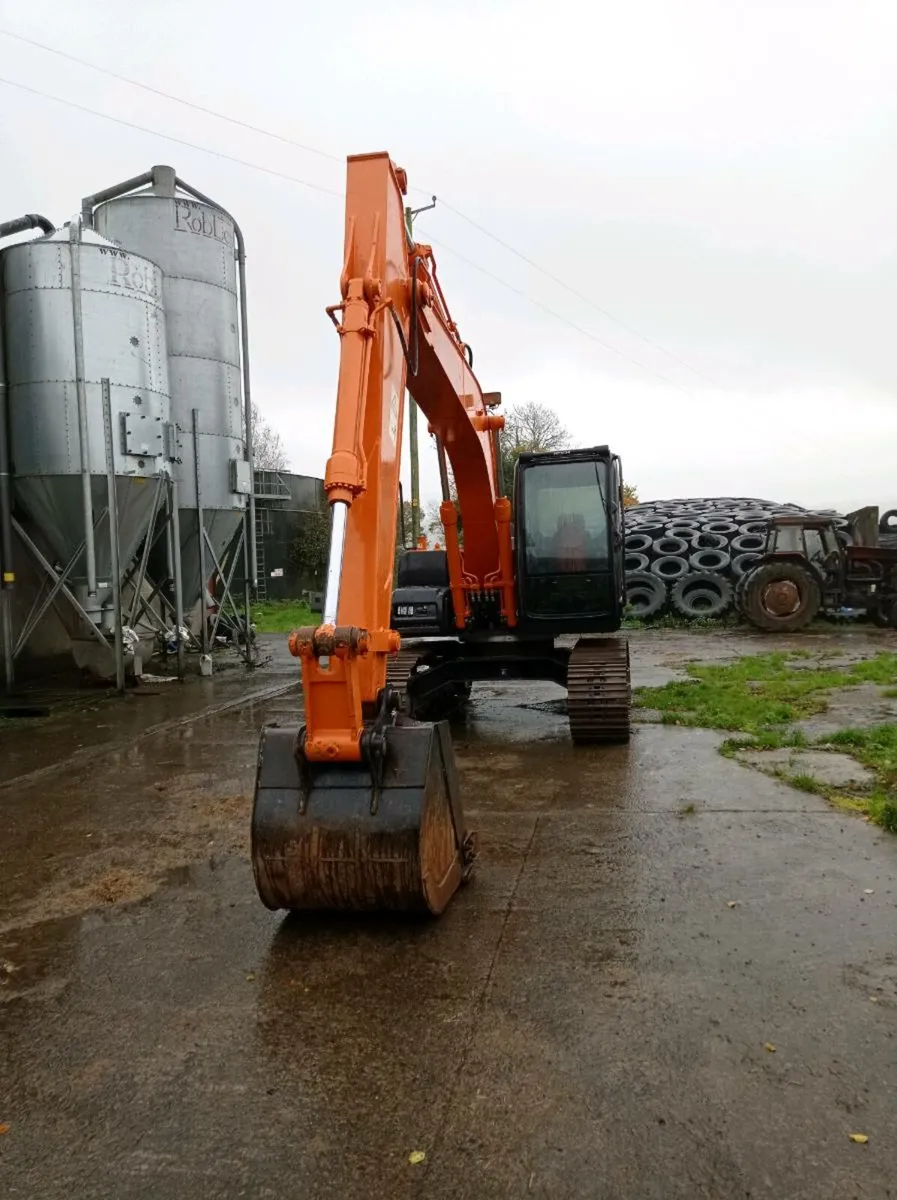 Hitachi digger - Image 2