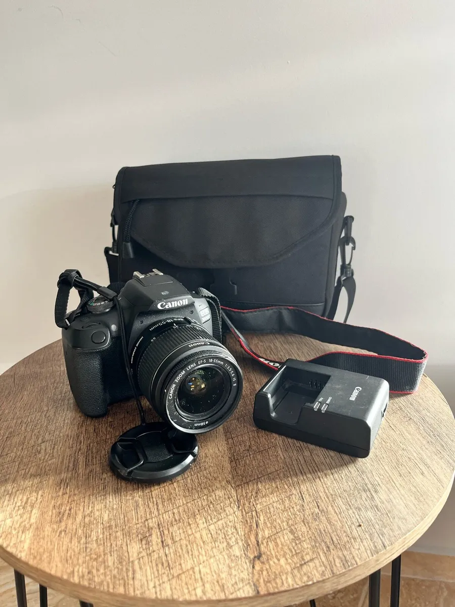 CANON EOS 2000D - Image 2