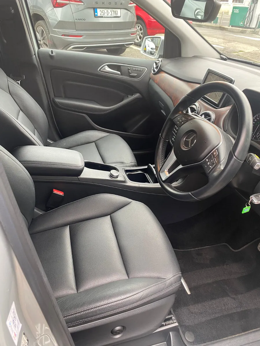 Mercedes-Benz B-Class  14000km - Image 3
