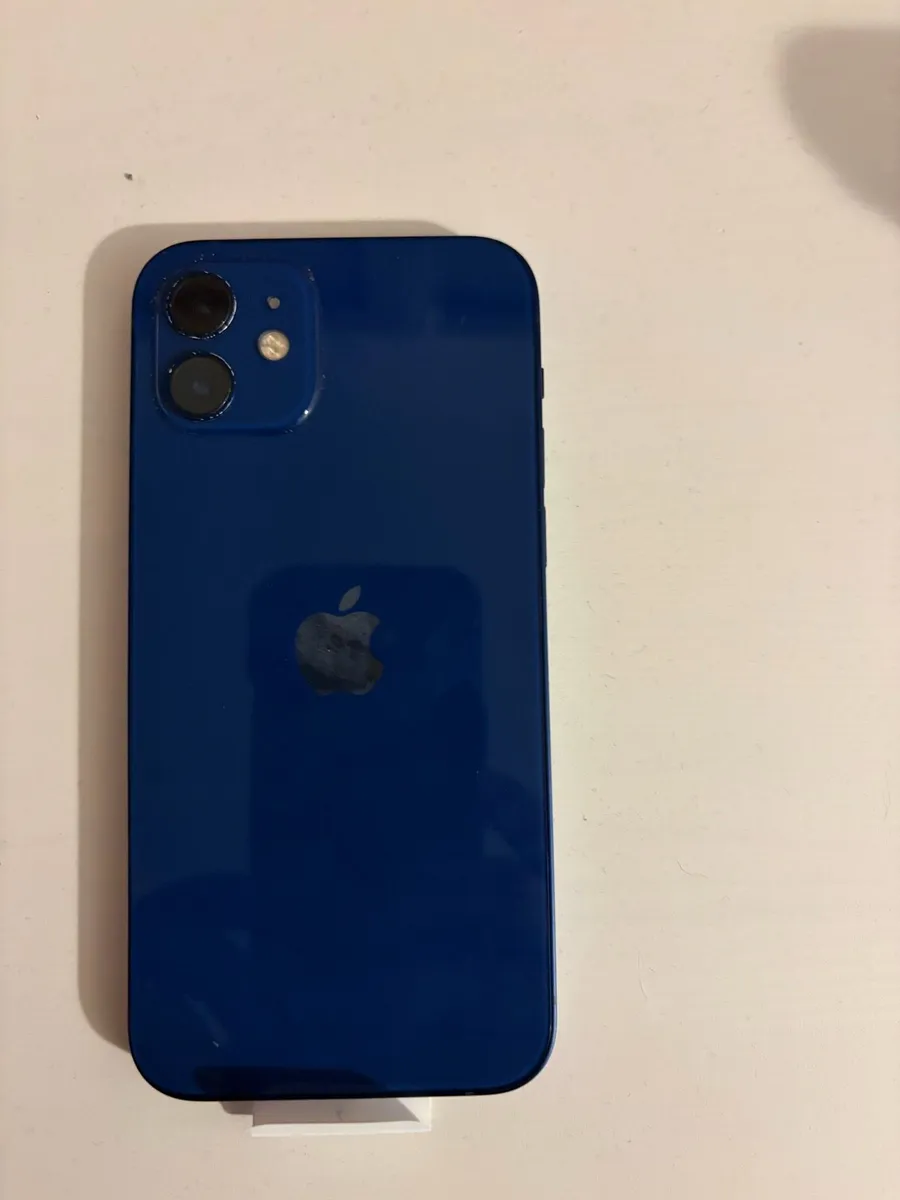 iPhone 12 - Image 3