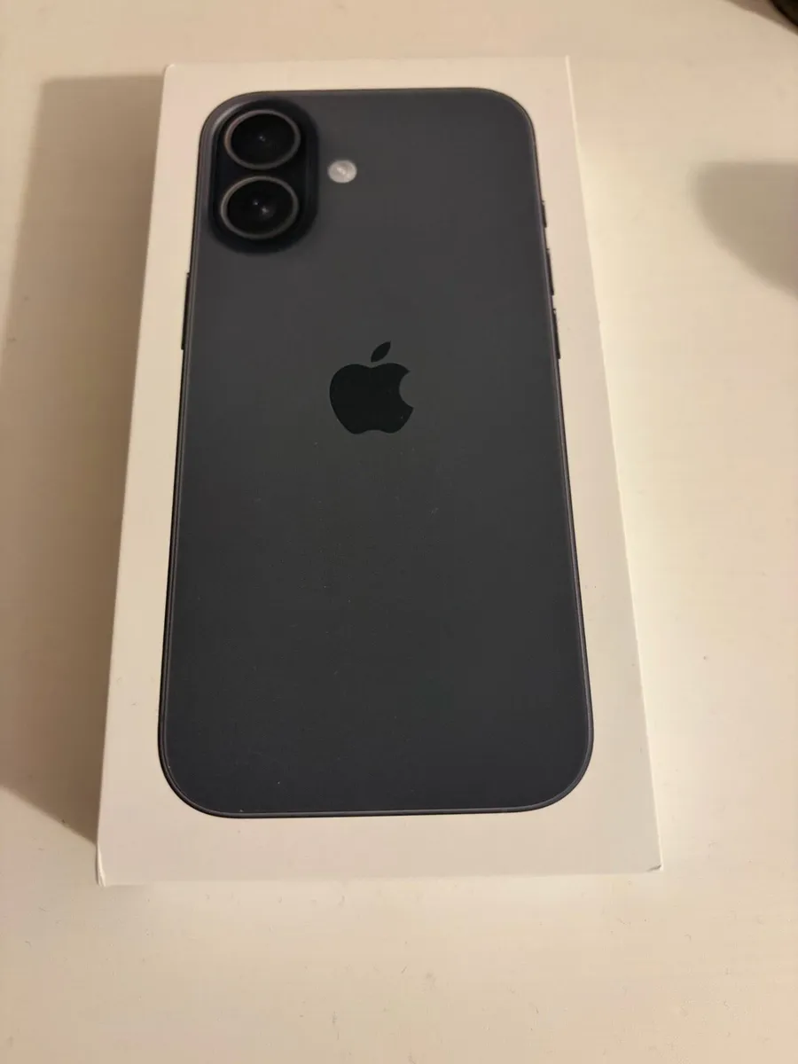 iPhone 12 - Image 4