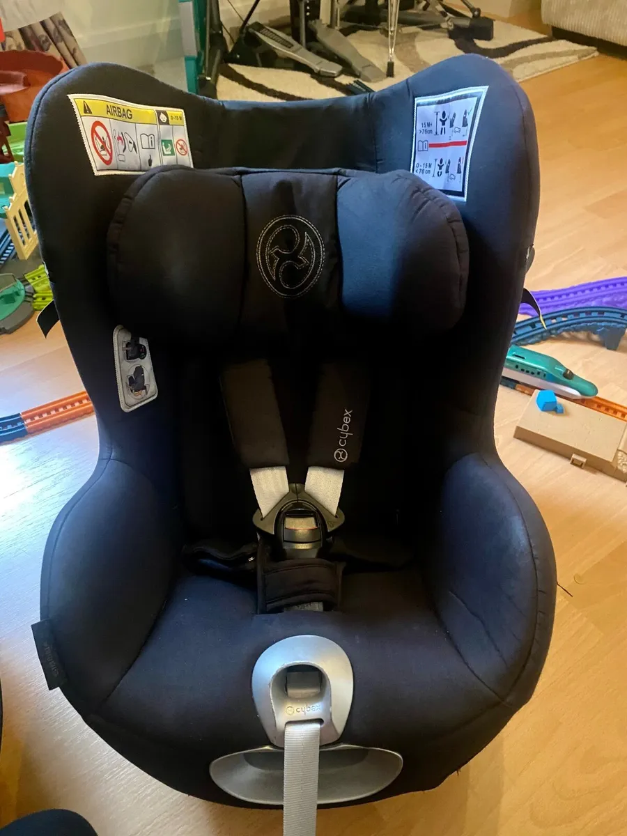 Isofix Car seat and base. - Image 3