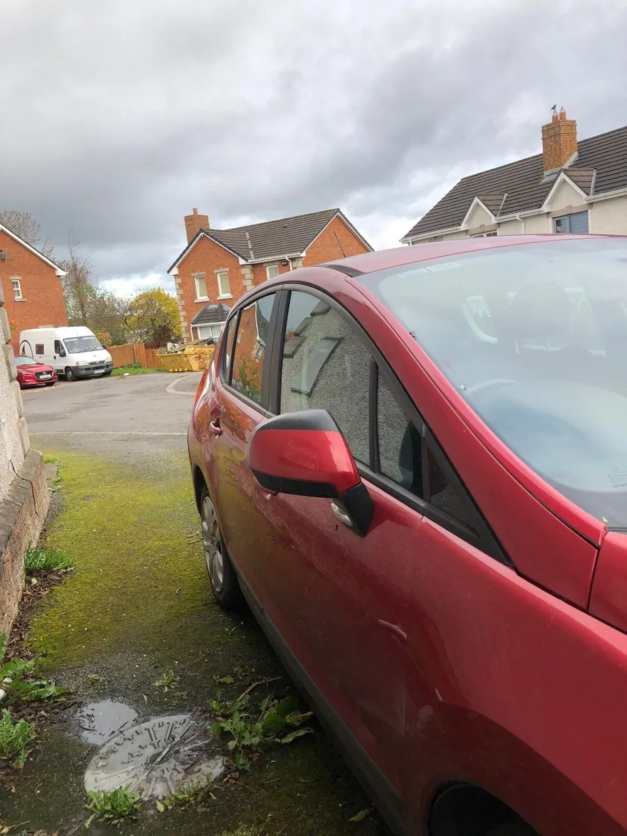 Peugeot 3008 2010 - Image 2