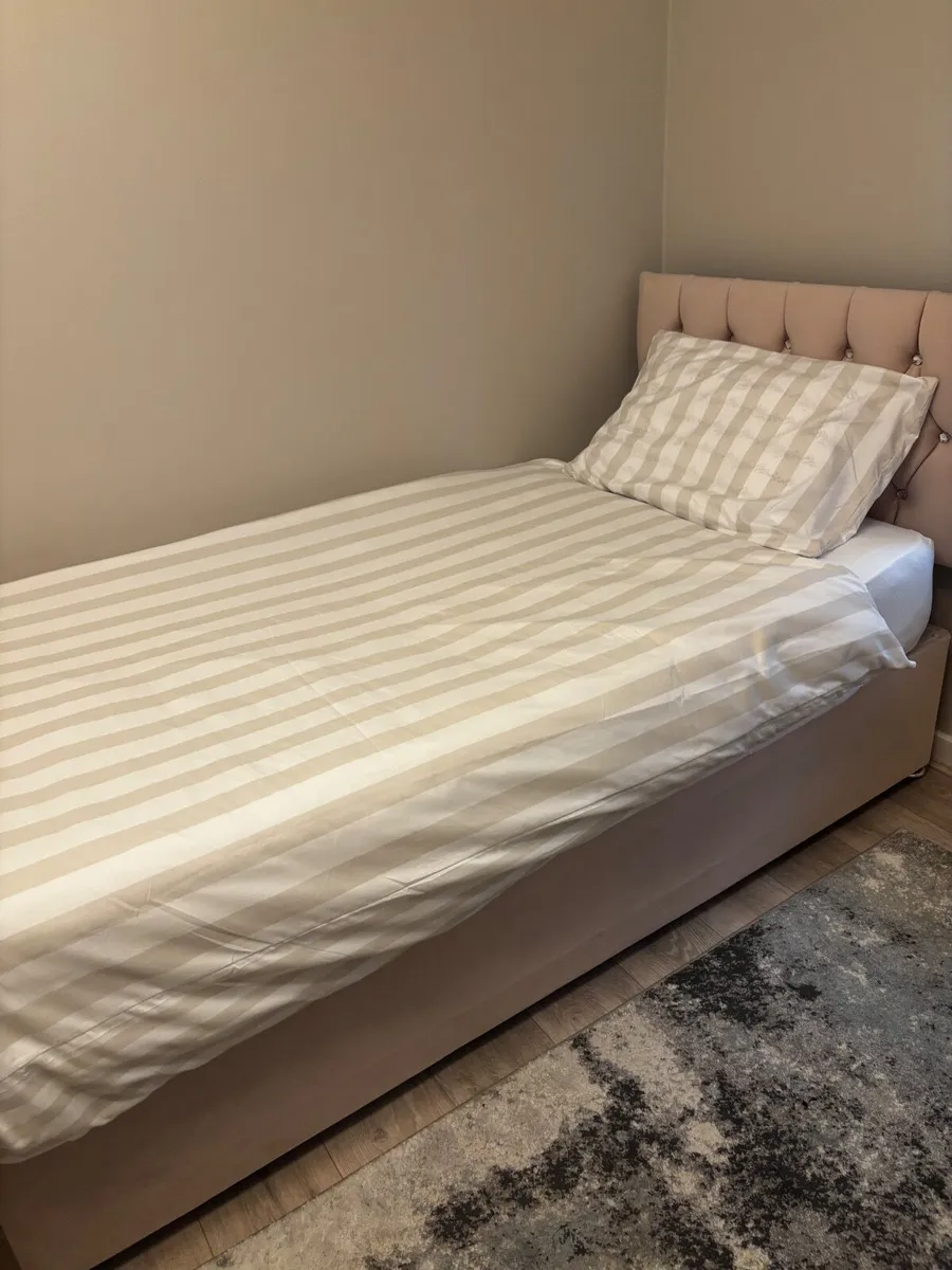 Single bed - Image 2